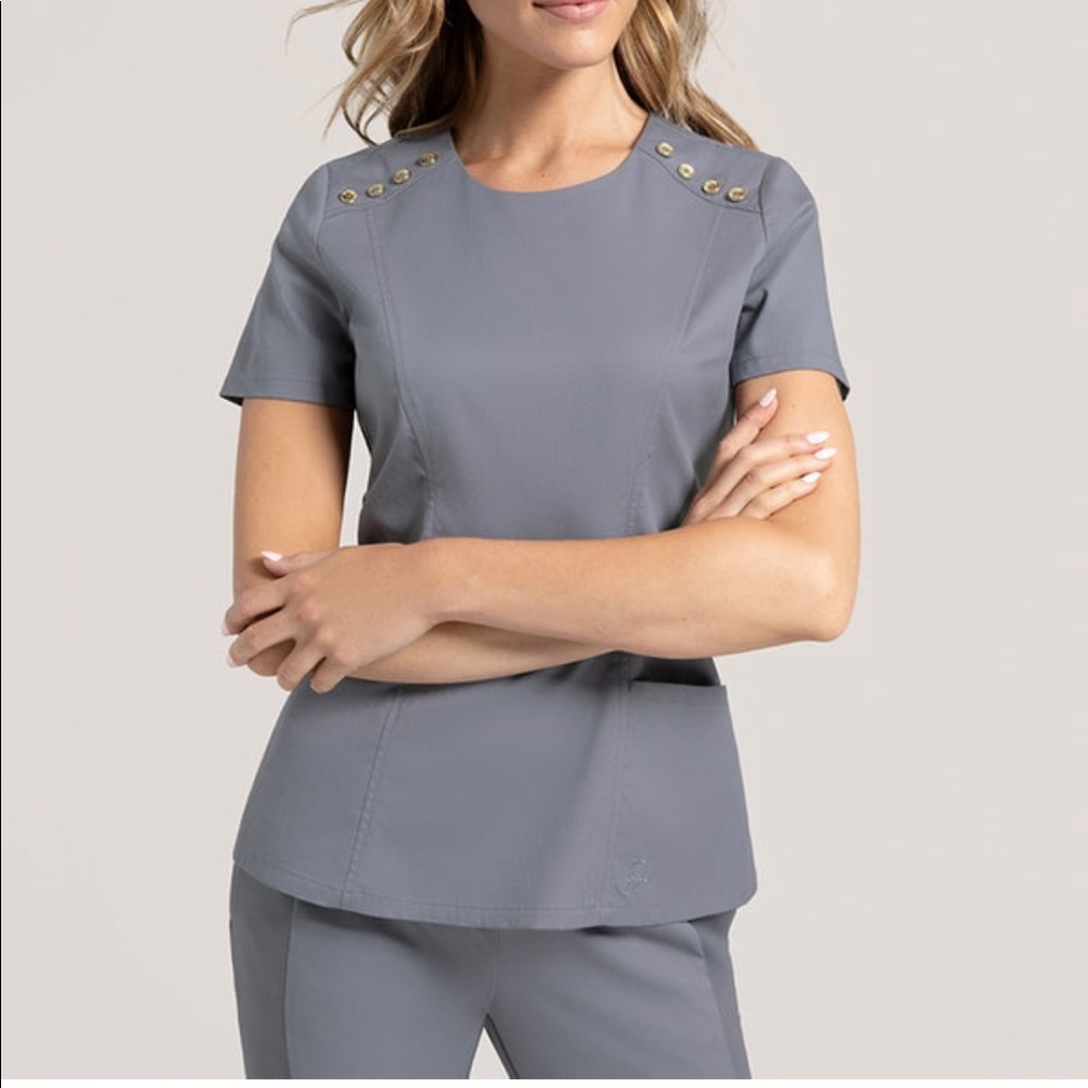Jaanuu scrub top
